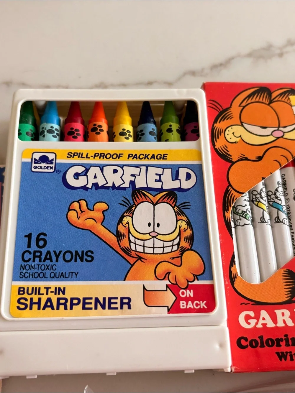 Vintage Garfield lot: pencils, crayons and stamps